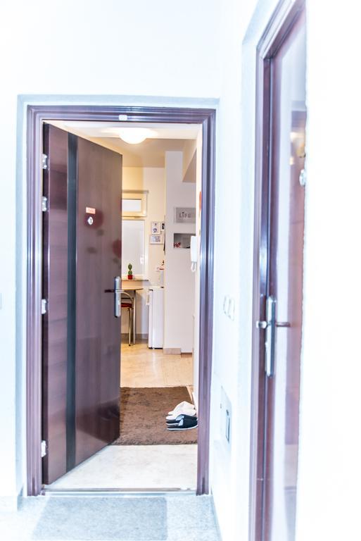Apartment Flores Osijek Zewnętrze zdjęcie